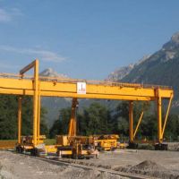 青島起重、起重機(jī)械、起重機(jī)、MH電動葫蘆門式起重機(jī)